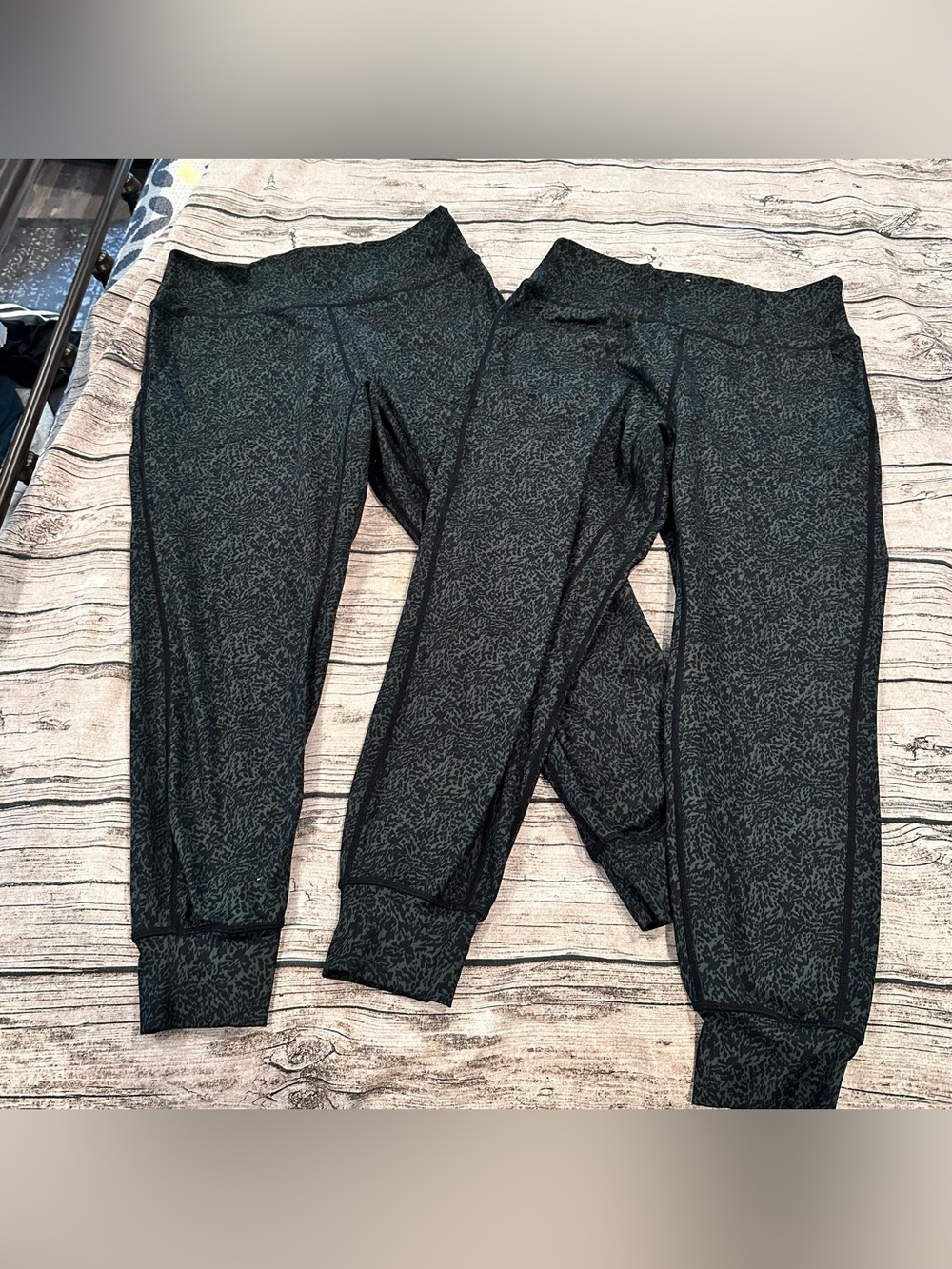Lot of 2 Senita Athletics Black and Green Print “Skoggers” Skin Joggers Size MP